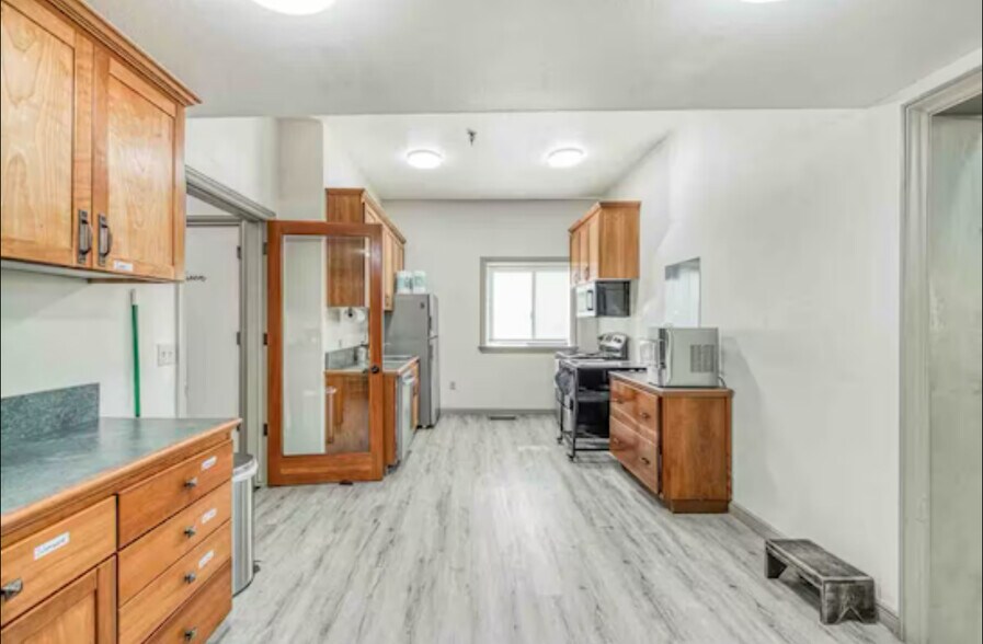 More Photos Of 41441 CA-168, Shaver Lake Specialty For Sale