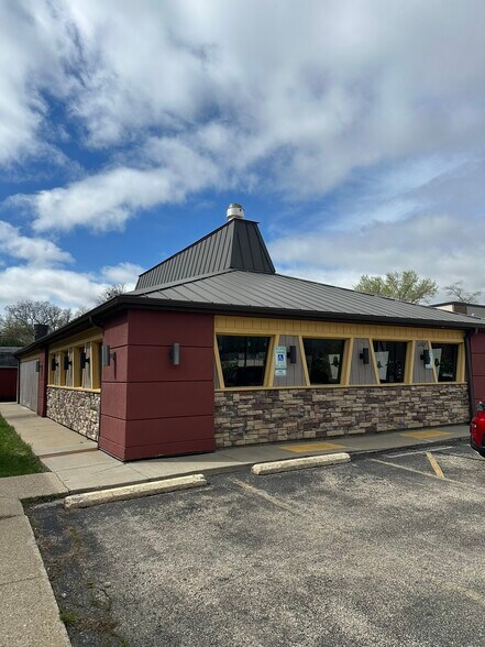 More Photos Of 1107 W Main St, Whitewater Restaurant For Lease