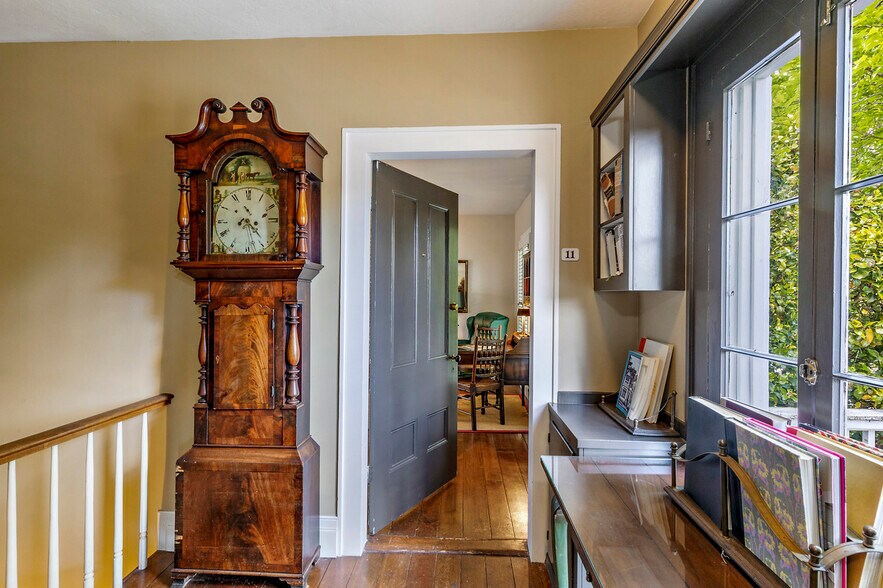 More Photos Of 240 E California St, Jacksonville Hotel For Sale