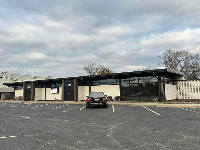 37800 Mound Rd, Sterling Heights, MI 48310 Medical Office For Lease