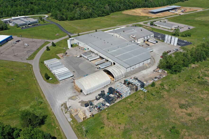 More Photos Of 850 Industrial Rd, Madisonville Manufacturing For Lease
