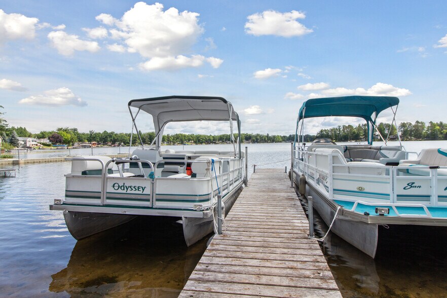 More Photos Of 4998 Main Ext, Long Lake Hospitality For Sale
