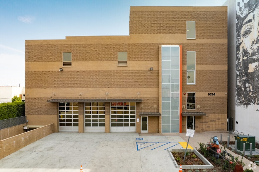 More Photos Of 1034 Seward St, Los Angeles Office For Lease
