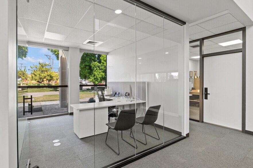 More Photos Of 5299 Auburn Blvd, Sacramento Office For Lease