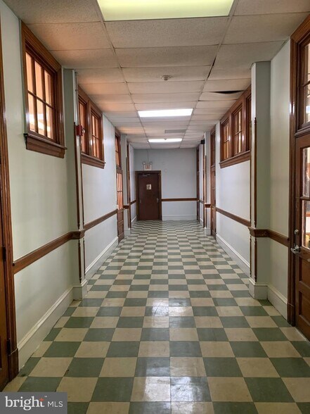 More Photos Of 6649 Tulip St, Philadelphia Schools For Lease