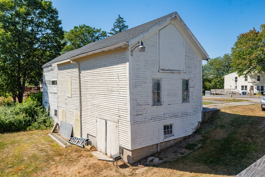 More Photos Of 10 Hardy Rd, Westbrook Freestanding For Sale