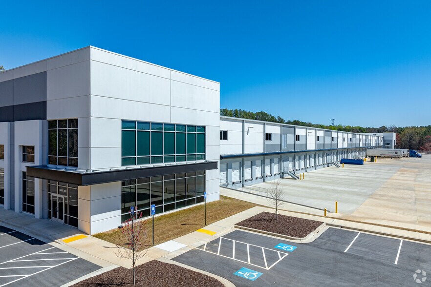 More Photos Of 3625 Naturally Fresh Blvd, Atlanta Warehouse For Lease