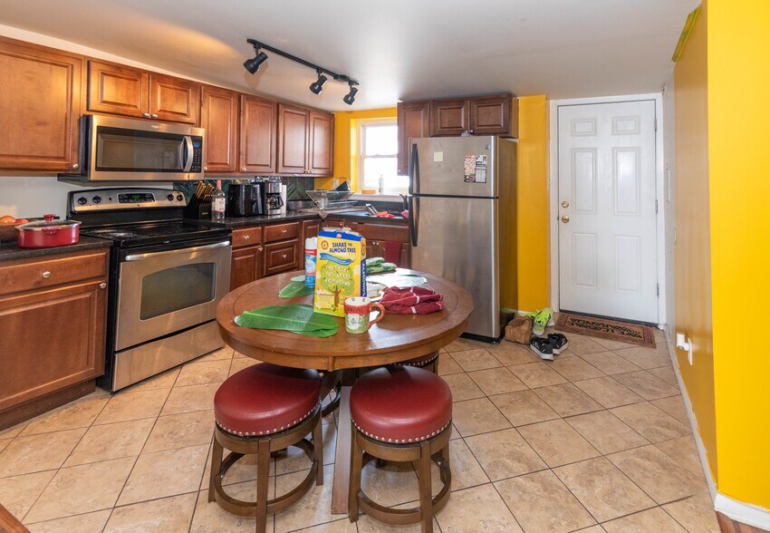 More Photos Of 401-405 S High St, Baltimore Storefront Retail Residential For Sale