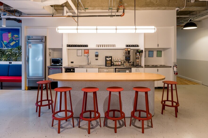 More Photos Of 1 University Ave, Toronto Coworking Space