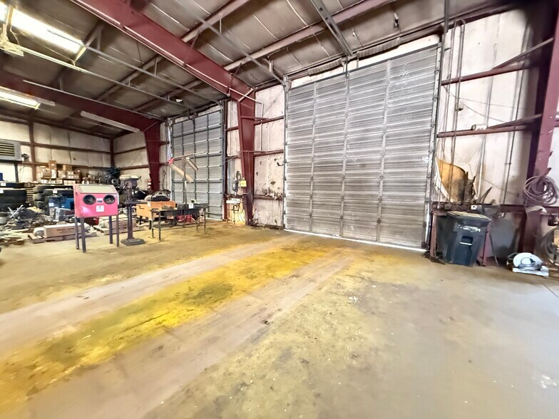 More Photos Of 12525 Old Highway 99, Seminole Warehouse For Sale