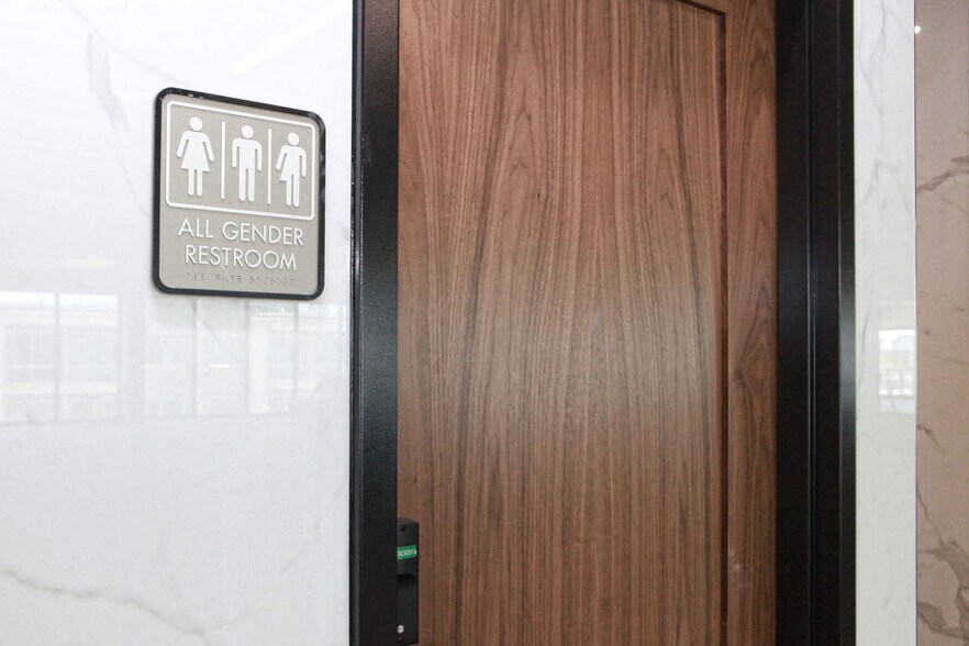 More Photos Of 21 N Greenwood Ave, Tulsa Office For Lease