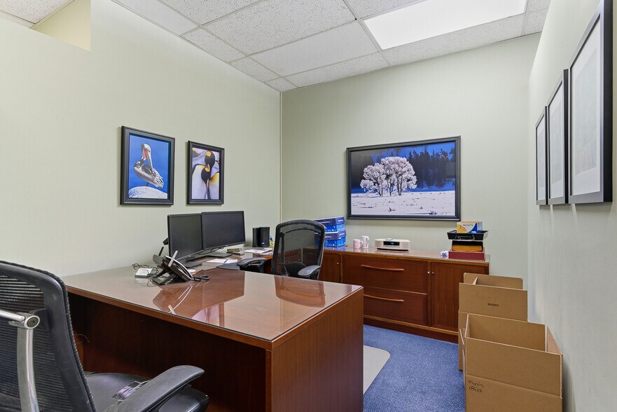 More Photos Of 2943-2947 Foothill Blvd, La Crescenta Medical For Lease