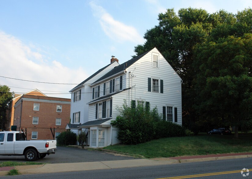 More Photos Of 301 Park Ave, Falls Church Office For Lease