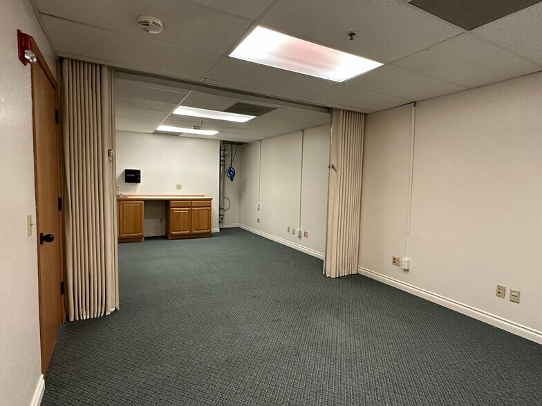 More Photos Of 1801 1st Ave, Longview Medical For Sale