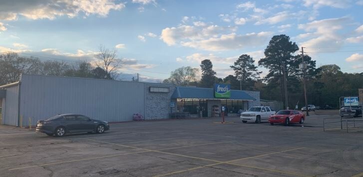 Primary Photo Of 237 Woodland Dr, Forest Freestanding For Sale