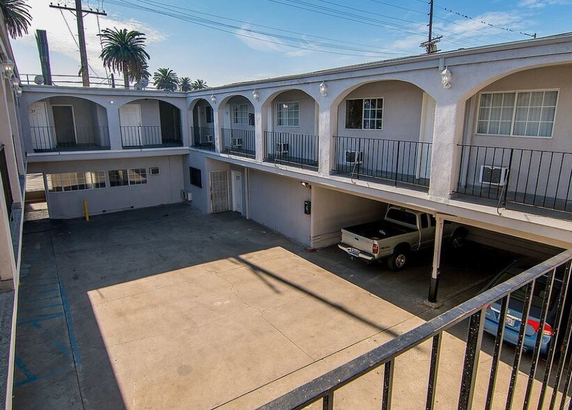 More Photos Of 4905 W Adams Blvd, Los Angeles Apartments For Sale