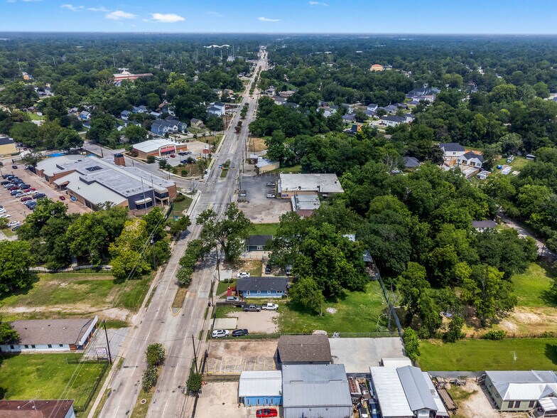 More Photos Of 6640 W Montgomery Rd, Houston Office For Sale