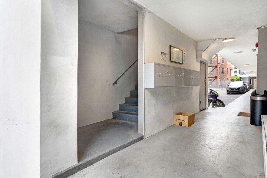 More Photos Of 1847 N Cherokee Ave, Los Angeles Apartments For Sale