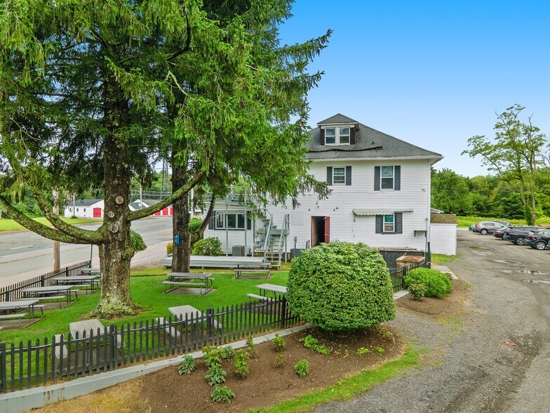 More Photos Of 809 Nooseneck Hill Rd, West Greenwich Restaurant For Sale