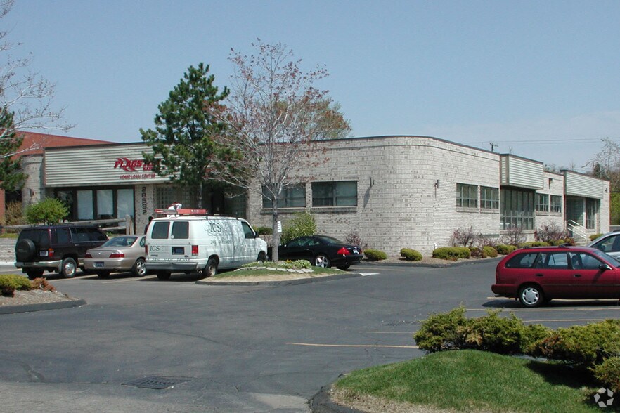 More Photos Of 28592 Orchard Lake Rd, Farmington Hills Light Manufacturing For Lease