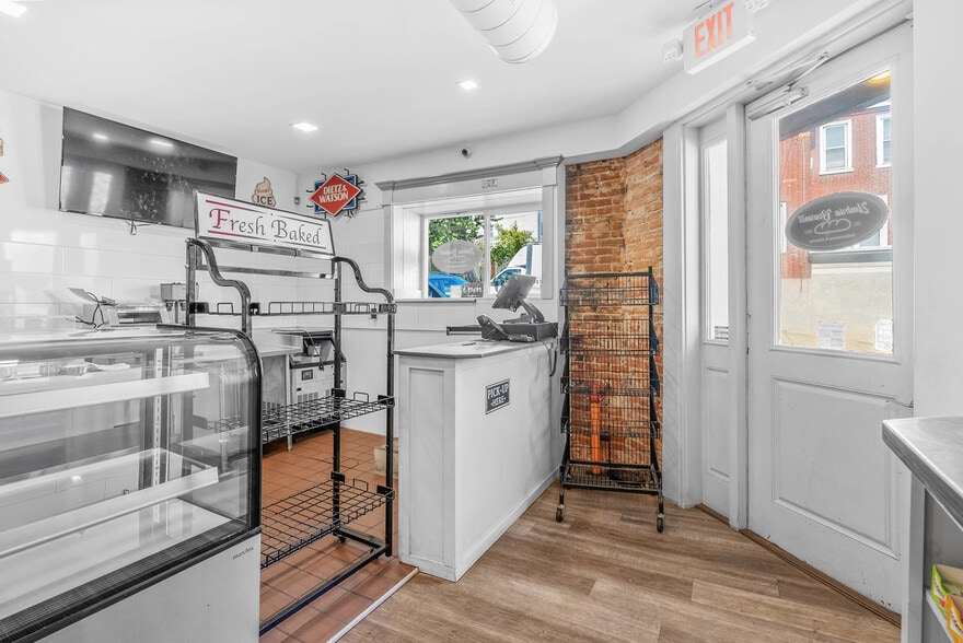 More Photos Of 4630 Umbria St, Philadelphia Apartments For Lease