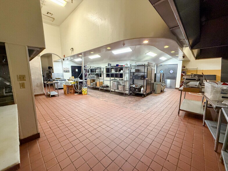 More Photos Of 720 E 700 S, St George General Retail For Lease