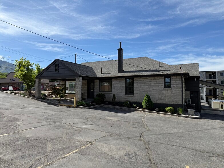 More Photos Of 4212 S Highland Dr, Millcreek Loft Creative Space For Lease