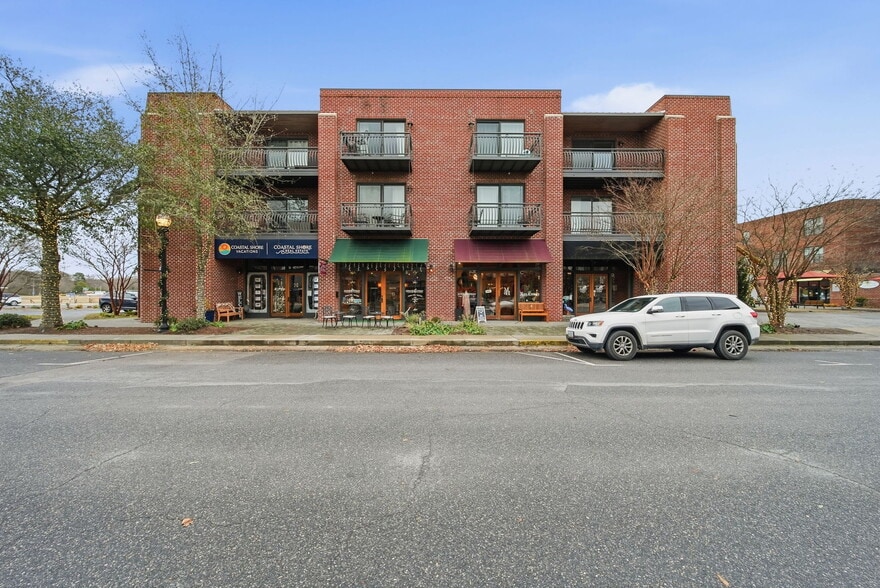 More Photos Of 300 Mason Ave, Cape Charles Apartments For Sale