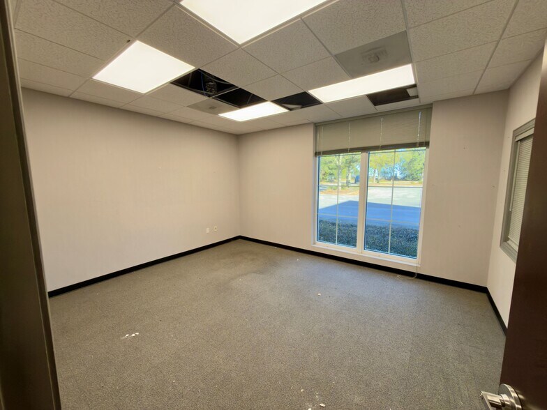 More Photos Of 5061 N 12th Ave, Pensacola Bank For Lease