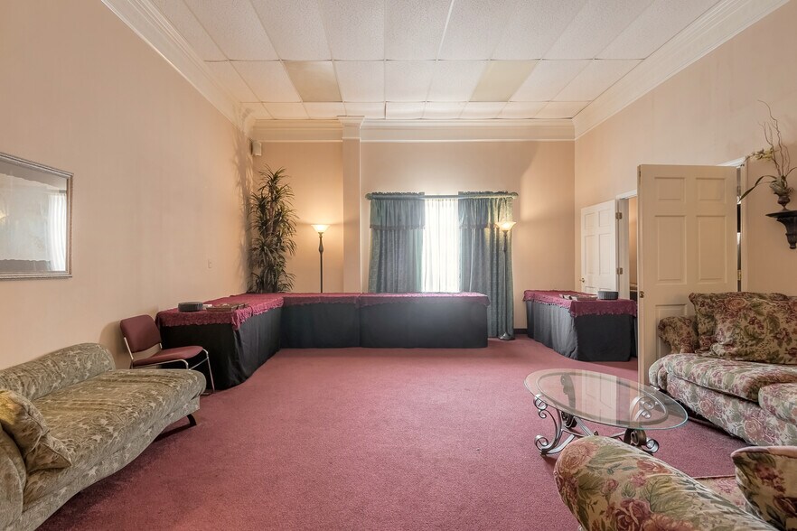 More Photos Of 1036 Derbyshire Rd, Daytona Beach Office For Sale