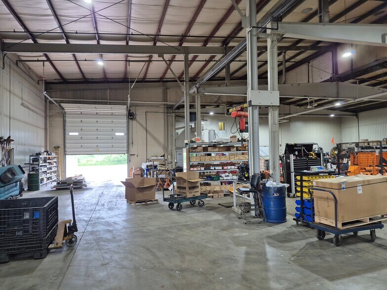 More Photos Of 280 Centre St, Petrolia Manufacturing For Lease