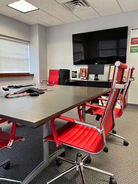 More Photos Of 51 Smart Ave, Yonkers Office For Sale
