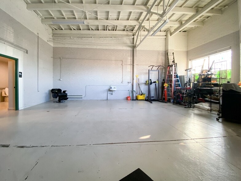 More Photos Of 2515 Seminary Ave, Oakland Health Club For Sale