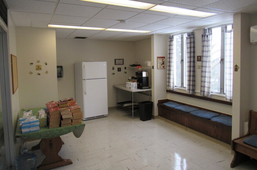 More Photos Of 29 Colton St, Farmington Religious Facility For Sale