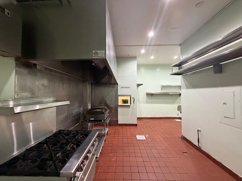 More Photos Of 1389-1391 Westwood Blvd, Los Angeles Storefront For Lease
