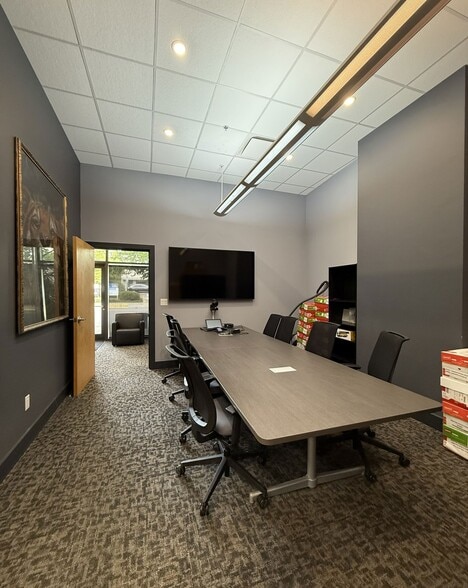 More Photos Of 401 Garbally Rd, Victoria Office For Lease