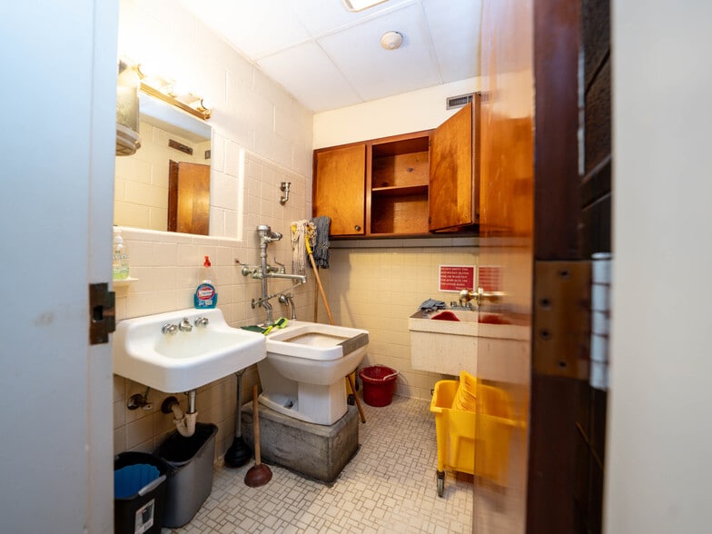 More Photos Of 84 Chestnut Park Dr, Waynesville Healthcare For Sale