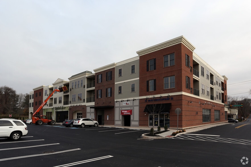 More Photos Of 200 N Sycamore St, Newtown Apartments For Lease