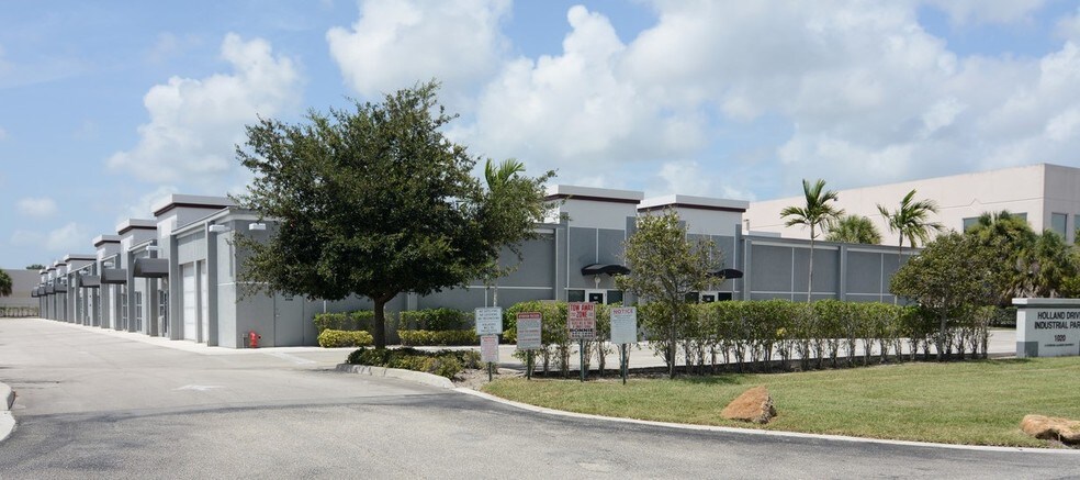 More Photos Of 1020 Holland Dr, Boca Raton Warehouse For Lease