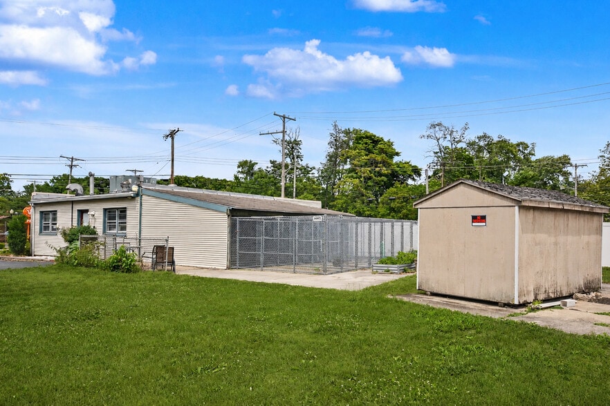 More Photos Of 317 Highway 35 N, Neptune City Veterinarian Kennel For Sale