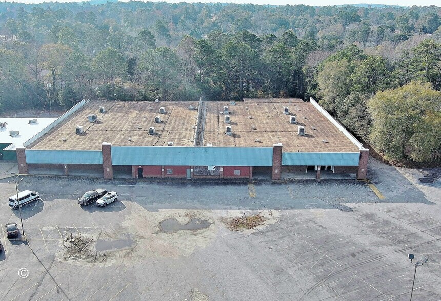 More Photos Of 928 Wright Dr, Columbus General Retail For Sale