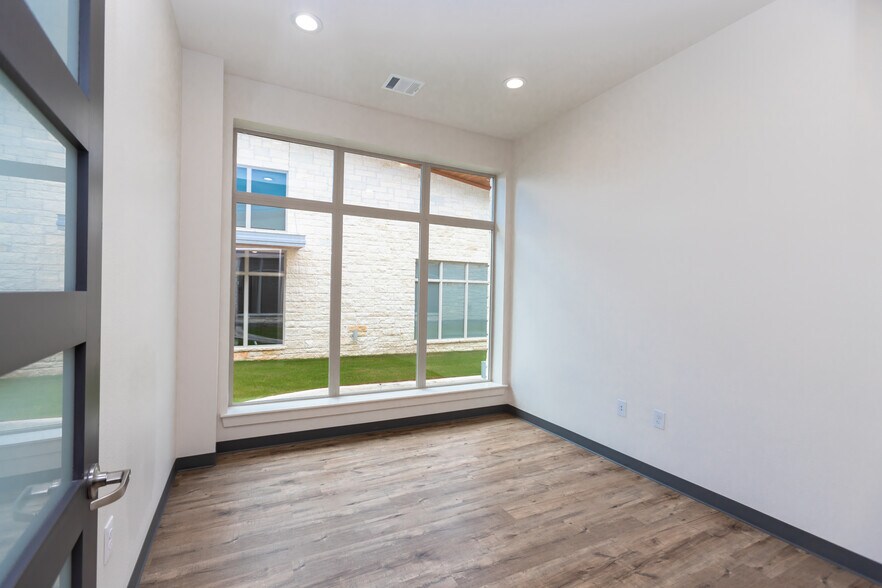 More Photos Of 1645 Greens Prairie Rd W, College Station Office For Lease