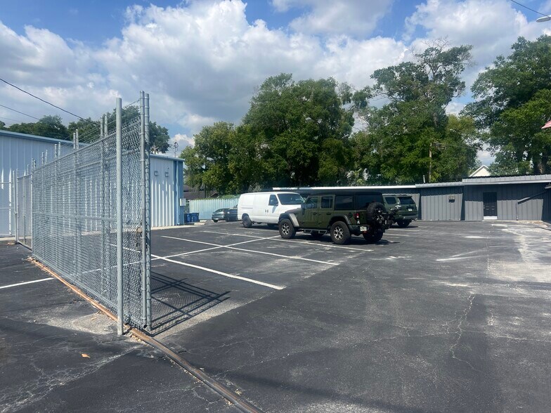 More Photos Of 2907 N Florida Ave, Tampa Warehouse For Lease