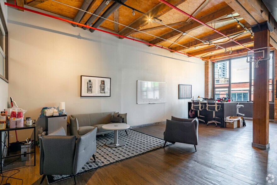 More Photos Of 415 W Huron St, Chicago Loft Creative Space For Sale