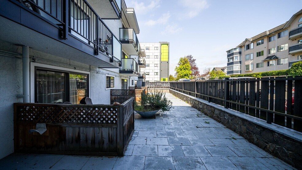 More Photos Of 250 Gorge Rd W, Saanich Apartments For Sale