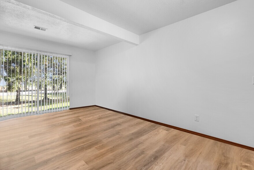 More Photos Of 652 Northgate Cir, Rochester Multifamily For Sale