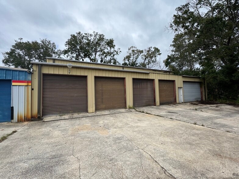 More Photos Of 6211 Blanding Blvd, Jacksonville Auto Repair For Lease