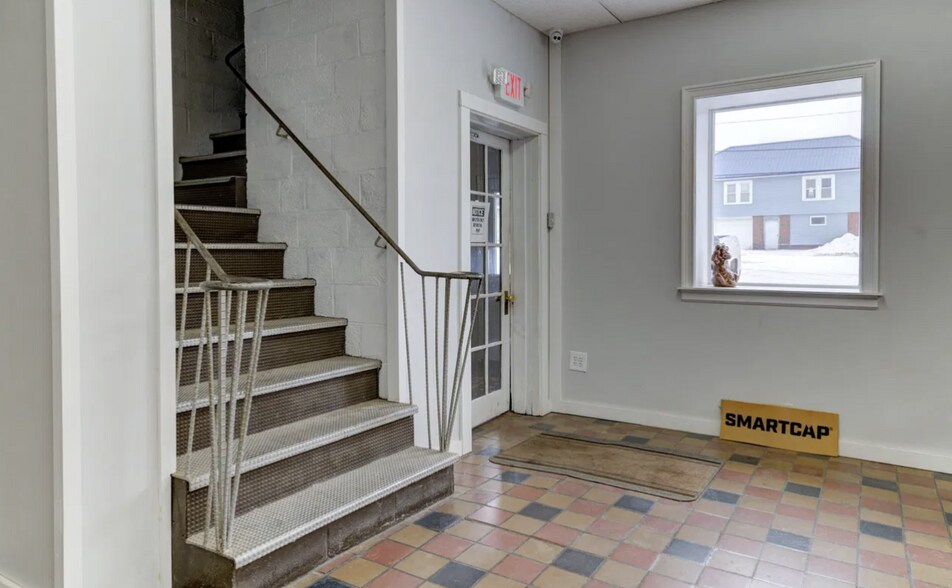 More Photos Of 511 N Perry St, Johnstown General Retail For Sale