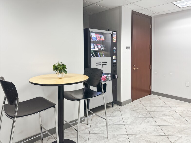 More Photos Of 1221 Brickell Ave, Miami Coworking Space