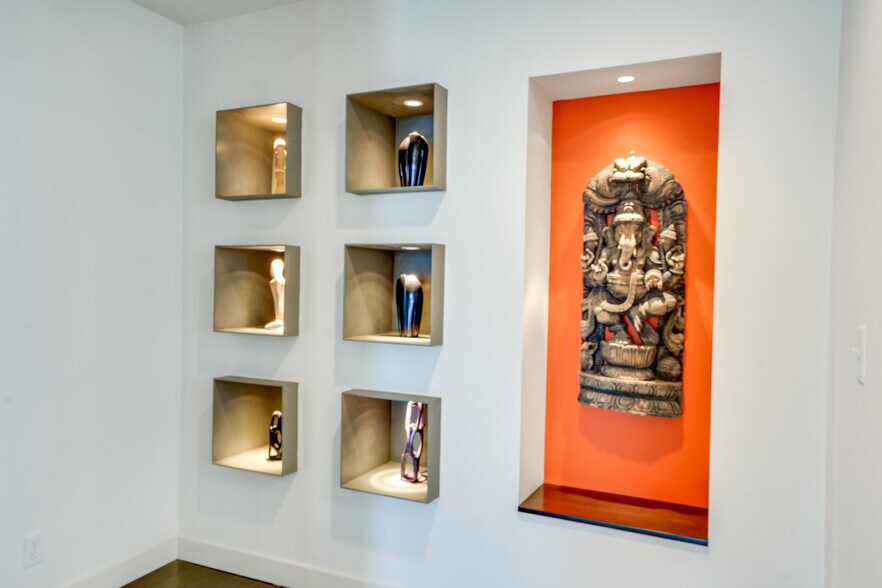 More Photos Of 10145 Via De La Amistad, San Diego Loft Creative Space For Sale